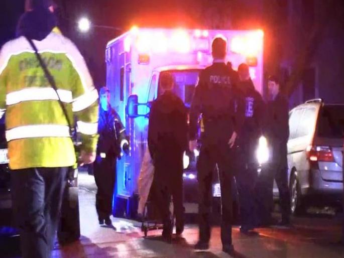 13 people were shot in Chicago; four are serious | शिकागोत १३ जणांवर बेछूट गोळीबार; चौघांची प्रकृती चिंताजनक 