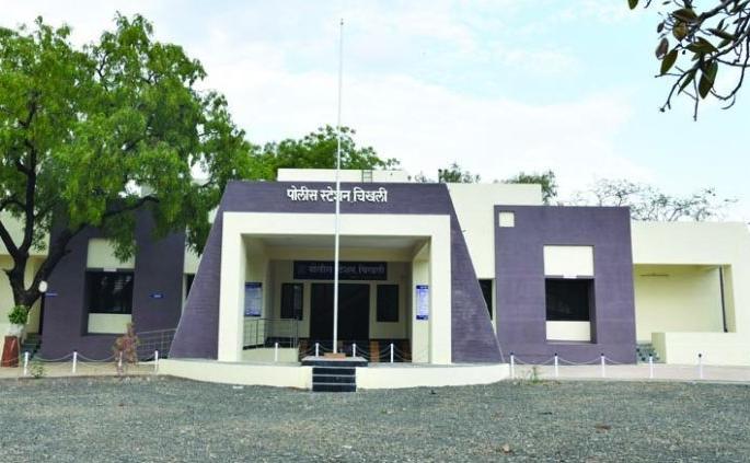 Chikhli first smart police station in Vidarbha | विदर्भातील पहिले स्मार्ट पोलिस स्टेशन चिखलीत