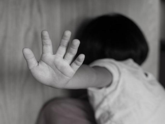 After questioning the 14-year-old girl the doctor revealed the type of 4 years ago | डॉक्टरांनी १४ वर्षांच्या मुलीची विचारपूस केल्यावर ४ वर्षांपूर्वीचा 'तो' प्रकार उघडकीस After questioning the 14-year-old girl the doctor revealed the type of 4 years ago | डॉक्टरांनी १४ वर्षांच्या मुलीची विचारपूस केल्यावर ४ वर्षांपूर्वीचा 'तो' प्रकार उघडकीस