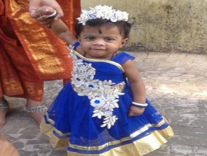 Hurried! Death of a half-year-old chimney fall into a hot chutney | हृदयद्रावक! गरम चटणीमध्ये पडून दीड वर्षाच्या चिमुकलीचा मृत्यू Hurried! Death of a half-year-old chimney fall into a hot chutney | हृदयद्रावक! गरम चटणीमध्ये पडून दीड वर्षाच्या चिमुकलीचा मृत्यू