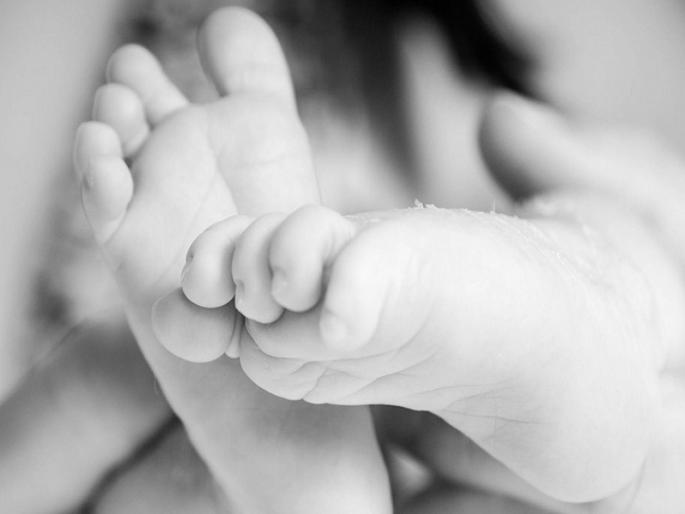 End of one and a half year old child drinking phenylephrine while playing | खेळताखेळता फिनाईल पिल्याने दीड वर्षाच्या बालकाचा अंत