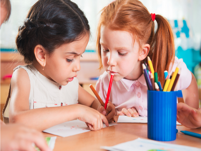 Premature adulthood comes to children because of parental ambitions | पालकांच्या अतिमहत्त्वाकांक्षेमुळे मुलांना येतेय अकाली प्रौढत्व Premature adulthood comes to children because of parental ambitions | पालकांच्या अतिमहत्त्वाकांक्षेमुळे मुलांना येतेय अकाली प्रौढत्व