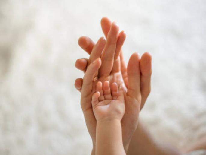 stop! Do not leave a newborn baby on the street Taking the responsibility of 'child welfare' by keeping the name secret | थांबा! जन्मलेल्या बाळाला रस्त्यावर सोडू नका; नाव गुप्त ठेवून 'बालकल्याण' घेणार जबाबदारी stop! Do not leave a newborn baby on the street Taking the responsibility of 'child welfare' by keeping the name secret | थांबा! जन्मलेल्या बाळाला रस्त्यावर सोडू नका; नाव गुप्त ठेवून 'बालकल्याण' घेणार जबाबदारी