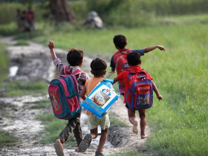 Three little children run away from home as mother beats enraged Sensational incident in Pune | आई मारते, रागावते म्हणून तीन लहान मुले घरातून पळाली; पुण्यातील खळबळजनक घटना Three little children run away from home as mother beats enraged Sensational incident in Pune | आई मारते, रागावते म्हणून तीन लहान मुले घरातून पळाली; पुण्यातील खळबळजनक घटना