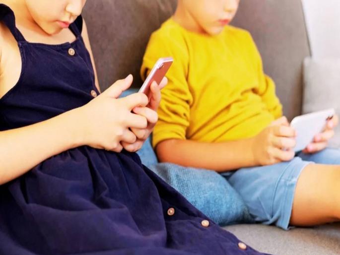 Australia bans social media for children; world's first strict step for children under 16 | ऑस्ट्रेलियात मुलांसाठी सोशल मीडियावर बंदी; १६ वर्षांखालील मुलांसाठी जगात प्रथमच कठोर पाऊल Australia bans social media for children; world's first strict step for children under 16 | ऑस्ट्रेलियात मुलांसाठी सोशल मीडियावर बंदी; १६ वर्षांखालील मुलांसाठी जगात प्रथमच कठोर पाऊल