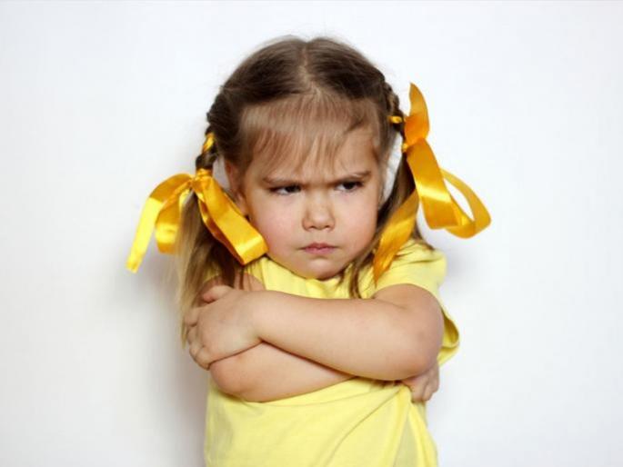 Parenting tips never ignore these 5 bad habits of your child it can ruin their life for long | 'या' 5 सवयींमुळे बिघडू शकतात लहान मुलं; वेळीच काढा समजूत Parenting tips never ignore these 5 bad habits of your child it can ruin their life for long | 'या' 5 सवयींमुळे बिघडू शकतात लहान मुलं; वेळीच काढा समजूत