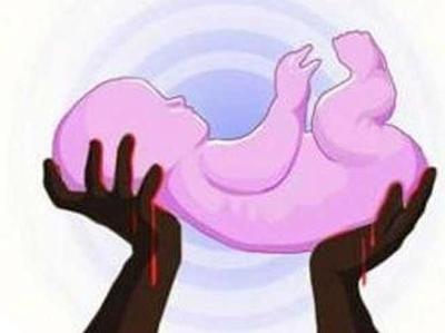Kolhapur: Adoption process of second child in case of childbirth in Ichalkaranji, in the womb of a child and his parents. | कोल्हापूर : एक बाळ पून्हा पालकांच्या कुशीत, इचलकरंजीतील बाळ विक्री प्रकरणी दुसऱ्या बाळाची होणार दत्तक प्रक्रिया Kolhapur: Adoption process of second child in case of childbirth in Ichalkaranji, in the womb of a child and his parents. | कोल्हापूर : एक बाळ पून्हा पालकांच्या कुशीत, इचलकरंजीतील बाळ विक्री प्रकरणी दुसऱ्या बाळाची होणार दत्तक प्रक्रिया
