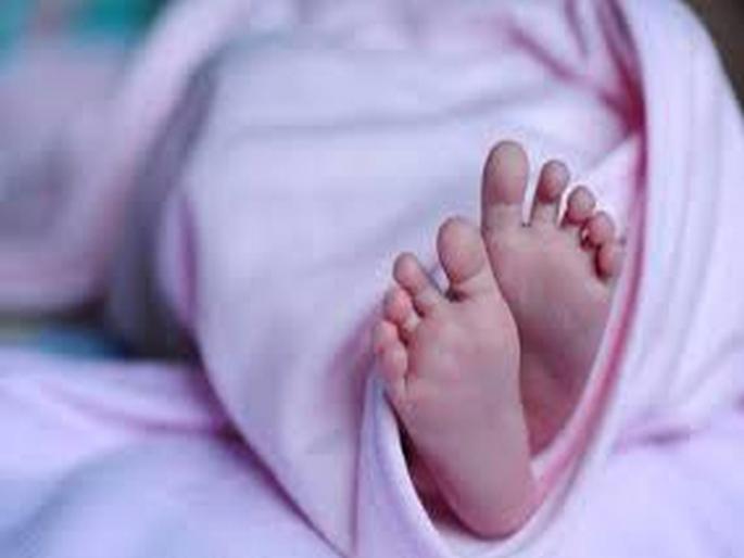 Painful! One-and-a-half-year-old boy was seriously injured in a neck laceration | वेदनादायी! गळ्याला मांजा अडकून दीड वर्षाचे बालक गंभीर जखमी Painful! One-and-a-half-year-old boy was seriously injured in a neck laceration | वेदनादायी! गळ्याला मांजा अडकून दीड वर्षाचे बालक गंभीर जखमी
