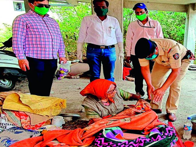 Wait to see Chimukali; Parents fight Corona | चिमुकली पाहतेय वाट; आई-बाबा कोरोना लढ्यात; घरदार सोडून, नात्याची माणस सोडून कर्तव्य बजवावे लागतय Wait to see Chimukali; Parents fight Corona | चिमुकली पाहतेय वाट; आई-बाबा कोरोना लढ्यात; घरदार सोडून, नात्याची माणस सोडून कर्तव्य बजवावे लागतय