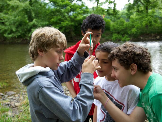 Let children be develop themselves.. | मुलांना होऊ द्या की मोठं स्वत:च, स्वत:हून..