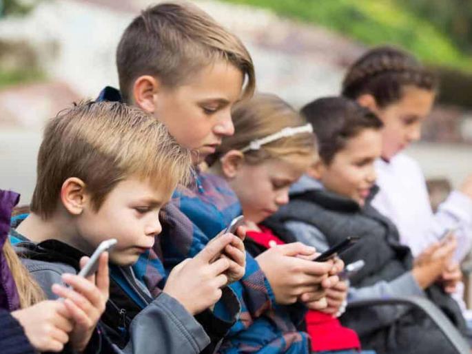 Now children below 16 years of age cannot open account on Facebook, Instagram, ban imposed by Australia | आता १६ वर्षांखालील मुलांना फेसबूक, इन्स्टावर अकाऊंट उघडता येणार नाही, या देशाने घातली बंदी Now children below 16 years of age cannot open account on Facebook, Instagram, ban imposed by Australia | आता १६ वर्षांखालील मुलांना फेसबूक, इन्स्टावर अकाऊंट उघडता येणार नाही, या देशाने घातली बंदी