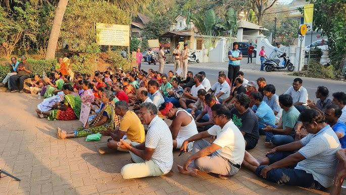 unity mall project chimbel protest and justice is found on the street only | न्याय रस्त्यावर मिळतो unity mall project chimbel protest and justice is found on the street only | न्याय रस्त्यावर मिळतो