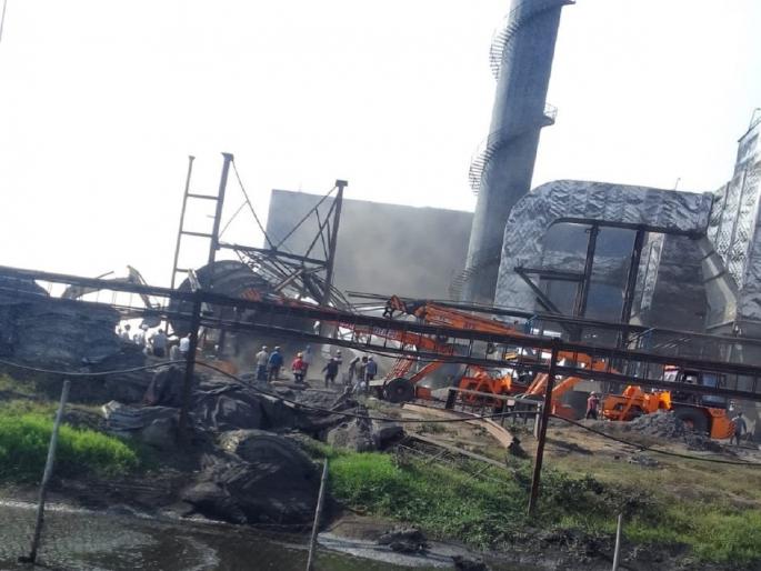 Chhattisgarh; Horrific accident, plant chimney collapses, 30 people buried | मोठी दुर्घटना, कारखान्याची चिमणी कोसळून 30 जण गाडले गेले; अनेकांचा मृत्यू Chhattisgarh; Horrific accident, plant chimney collapses, 30 people buried | मोठी दुर्घटना, कारखान्याची चिमणी कोसळून 30 जण गाडले गेले; अनेकांचा मृत्यू