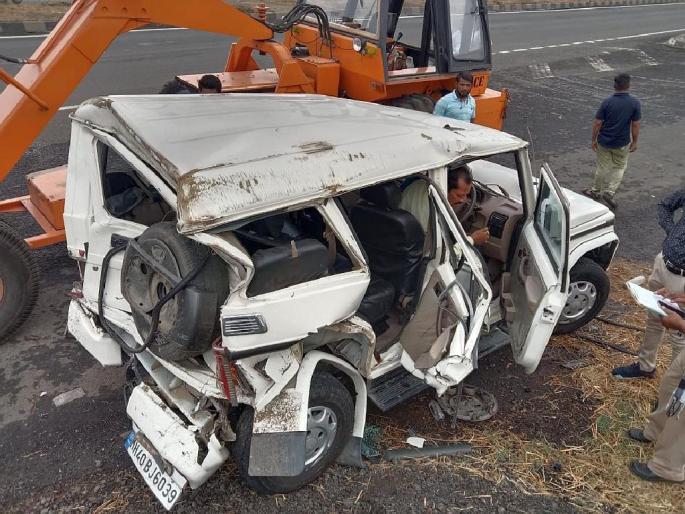 8 year old girl dies and three injured as shivshahi bus hit bolero at bhandara | शिवशाहीची बोलेराेला मागून धडक, चिमुकली ठार; आई-वडील, आजी गंभीर 8 year old girl dies and three injured as shivshahi bus hit bolero at bhandara | शिवशाहीची बोलेराेला मागून धडक, चिमुकली ठार; आई-वडील, आजी गंभीर