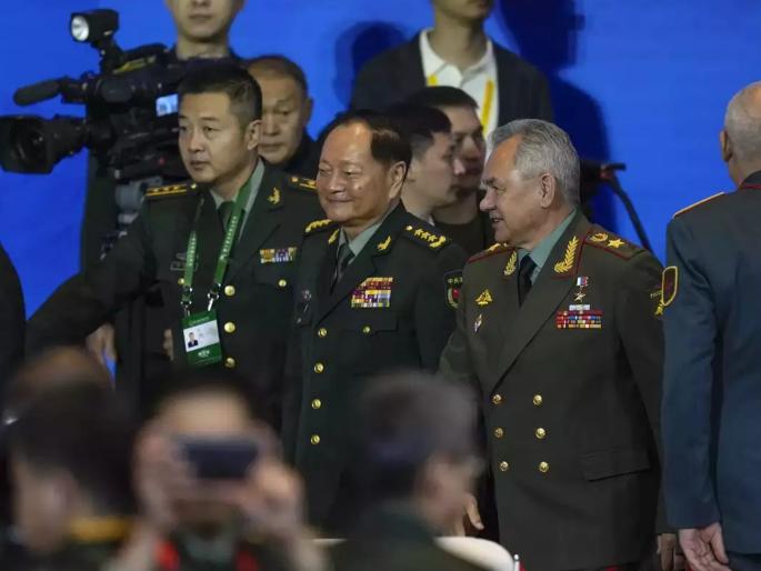 Big upheaval in China! 9 army generals removed; Action as soon as the new defense minister comes | चीनमध्ये मोठी उलथापालथ! लष्कराच्या ९ जनरलना हटविले; नवे संरक्षण मंत्री येताच कारवाई Big upheaval in China! 9 army generals removed; Action as soon as the new defense minister comes | चीनमध्ये मोठी उलथापालथ! लष्कराच्या ९ जनरलना हटविले; नवे संरक्षण मंत्री येताच कारवाई