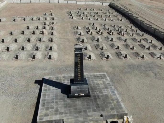 galwan Valley Clash More Than 80 Chinese Soldiers Died Grave Pictures Went Viral | Galwan Valley Clash: लडाखच्या गलवान खोऱ्यात 'त्या' रात्री ८० चिनी सैनिक ठार?; फोटो व्हायरल galwan Valley Clash More Than 80 Chinese Soldiers Died Grave Pictures Went Viral | Galwan Valley Clash: लडाखच्या गलवान खोऱ्यात 'त्या' रात्री ८० चिनी सैनिक ठार?; फोटो व्हायरल