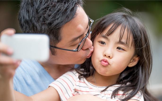 coronavirus: It's been two months in China, kids are at home. what they are doing? | coronavirus : चीनमधली मुलं दोन महिने झाले घरात आहेत, त्यांचा वेळ कसा जातो? coronavirus: It's been two months in China, kids are at home. what they are doing? | coronavirus : चीनमधली मुलं दोन महिने झाले घरात आहेत, त्यांचा वेळ कसा जातो?