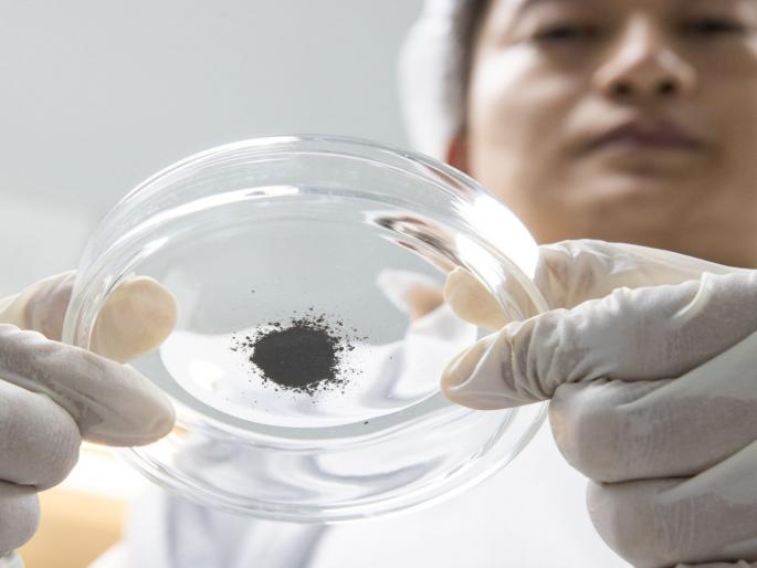 Even a pinch of moon soil is very valuable china lunar samples distributed to institutions worldwide | चंद्रावरची चिमूटभर मातीही अतिशय मौल्यवान! मोफत का वाटतोय चीन? नासालाही हवी Even a pinch of moon soil is very valuable china lunar samples distributed to institutions worldwide | चंद्रावरची चिमूटभर मातीही अतिशय मौल्यवान! मोफत का वाटतोय चीन? नासालाही हवी