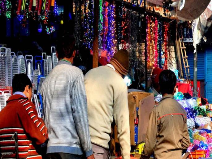 Pune Citizens demand 'Indians' and take home 'Chinese' | नागरिक मागतात 'भारतीय' अन् घरी घेऊन जातात 'चायनीज'; पुणेकरांची 'आत्मनिर्भरते'कडे पाठ Pune Citizens demand 'Indians' and take home 'Chinese' | नागरिक मागतात 'भारतीय' अन् घरी घेऊन जातात 'चायनीज'; पुणेकरांची 'आत्मनिर्भरते'कडे पाठ