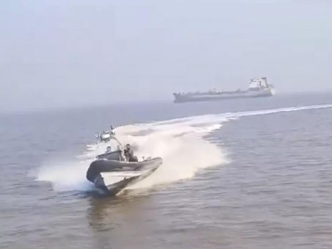 Major accident in China, 11 dead, five missing after ship and boat collide | चीनमध्ये मोठा अपघात, जहाज आणि बोटीच्या धडकेत ११ जणांचा मृत्यू; पाच जण बेपत्ता