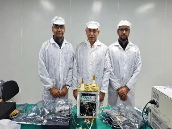 Chinese Chang'e-6 and Pakistani 'Icube-Q', Pakistan does not leave anything behind! | चिनी चँग’इ-६ व पाकिस्तानी ‘आयक्यूब-क्यू’, पाकिस्तान काही पाठ सोडेना!  Chinese Chang'e-6 and Pakistani 'Icube-Q', Pakistan does not leave anything behind! | चिनी चँग’इ-६ व पाकिस्तानी ‘आयक्यूब-क्यू’, पाकिस्तान काही पाठ सोडेना!