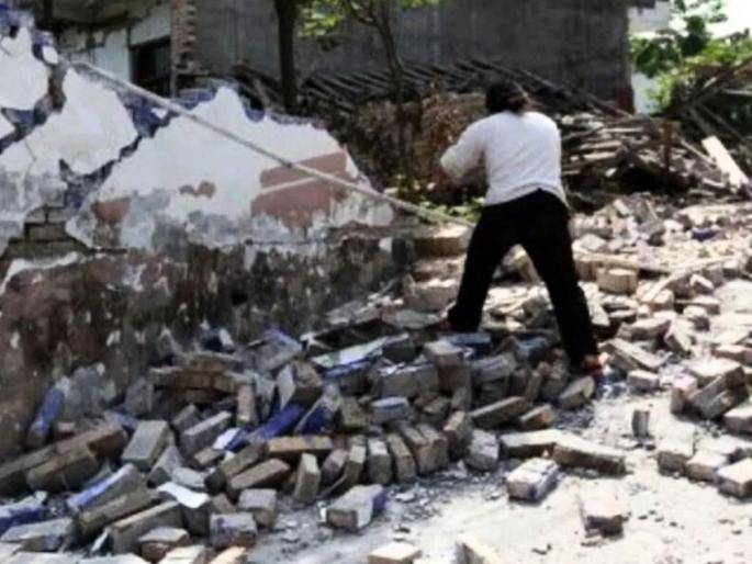 china earthquake shandong province many injured building collapsed railway gas supply stopped | भीषण! चीन भूकंपाने हादरला, 126 इमारती कोसळल्या; गॅस पाइपलाइन फुटल्याने हाहाकार china earthquake shandong province many injured building collapsed railway gas supply stopped | भीषण! चीन भूकंपाने हादरला, 126 इमारती कोसळल्या; गॅस पाइपलाइन फुटल्याने हाहाकार