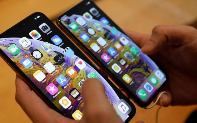 'China' mobile banished from the Akola market | अकोल्यातील बाजारपेठेतून ‘चायना’ मोबाइल हद्दपार!