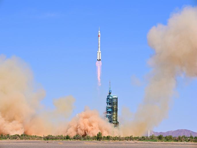 Chinese rocket: Chinese rocket explodes at an altitude of 500 km after launch; scientists are shocked, reason is unclear | Chinese rocket: प्रक्षेपणानंतर चीनी रॉकेटचा 500 किमी उंचीवर स्फोट; शास्त्रज्ञही चकीत, कारण अस्पष्ट... Chinese rocket: Chinese rocket explodes at an altitude of 500 km after launch; scientists are shocked, reason is unclear | Chinese rocket: प्रक्षेपणानंतर चीनी रॉकेटचा 500 किमी उंचीवर स्फोट; शास्त्रज्ञही चकीत, कारण अस्पष्ट...