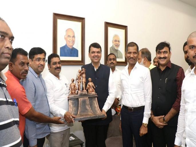 shivsena pune district chief gajanan chinchwade joins bjp political news | भाजपचा शिवसेनेला 'दे धक्का'! पुणे जिल्हाप्रमुख गजानन चिंचवडे भाजपात shivsena pune district chief gajanan chinchwade joins bjp political news | भाजपचा शिवसेनेला 'दे धक्का'! पुणे जिल्हाप्रमुख गजानन चिंचवडे भाजपात