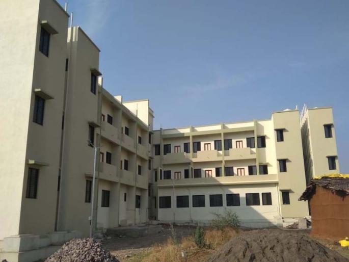 Waiting for the migration to the new hostel | नवीन वसतिगृहात स्थलांतराची प्रतीक्षा Waiting for the migration to the new hostel | नवीन वसतिगृहात स्थलांतराची प्रतीक्षा