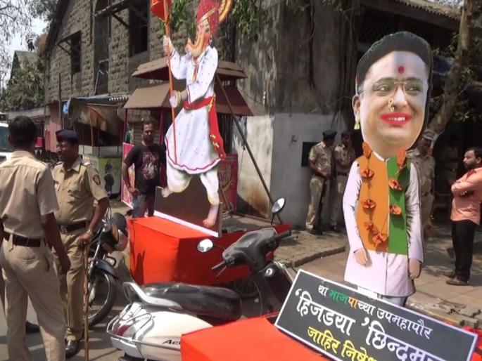 Shreepad Chhindam In the form of third gender controversial poster in Kalyan for Shiv Jayanti | श्रीपाद छिंदम तृतीय पंथीयाच्या रूपात, शिवजयंतीनिमित्त कल्याणमध्ये देखावा Shreepad Chhindam In the form of third gender controversial poster in Kalyan for Shiv Jayanti | श्रीपाद छिंदम तृतीय पंथीयाच्या रूपात, शिवजयंतीनिमित्त कल्याणमध्ये देखावा