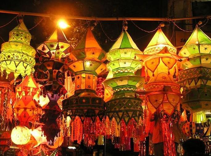 Chinese skylights abound in Khamgaon market! | खामगाव येथील बाजारात चिनी आकाशदिव्यांची भरमार!