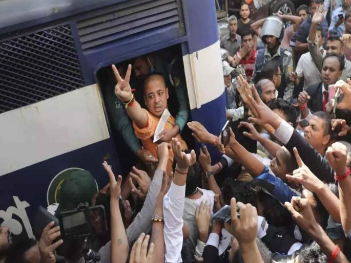 Next hearing on Chinmoy Krishna Das bail on January 2 no lawyer appeared in court | चिन्मय दास यांची बाजू मांडणाऱ्यांना हिंदू वकिलांना धमक्या; कोर्टात कुणीच न आल्याने महिन्याभराने सुनावणी Next hearing on Chinmoy Krishna Das bail on January 2 no lawyer appeared in court | चिन्मय दास यांची बाजू मांडणाऱ्यांना हिंदू वकिलांना धमक्या; कोर्टात कुणीच न आल्याने महिन्याभराने सुनावणी