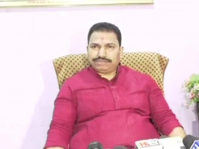 bjp mp chintamani malviya defies supreme court on dipawai for firecrackers | 'मी 10 नंतरही फटाके वाजवणारच, तुरुंगात जायलाही तयार'