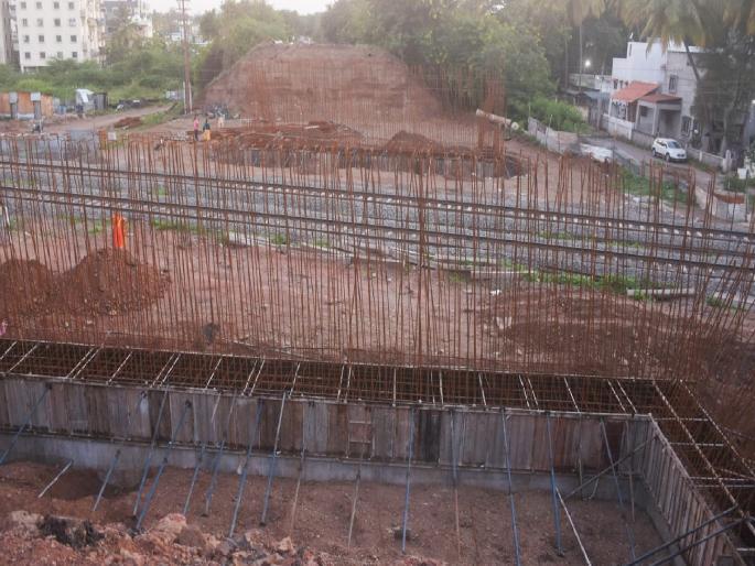 Who stopped the work of Chintamaninagar Bridge in Sangli | नागरिक छळछावणीत.. नेते नामानिराळे; सांगलीतील चिंतामणीनगरच्या पुलाचे काम बंद कोणी पाडले? Who stopped the work of Chintamaninagar Bridge in Sangli | नागरिक छळछावणीत.. नेते नामानिराळे; सांगलीतील चिंतामणीनगरच्या पुलाचे काम बंद कोणी पाडले?