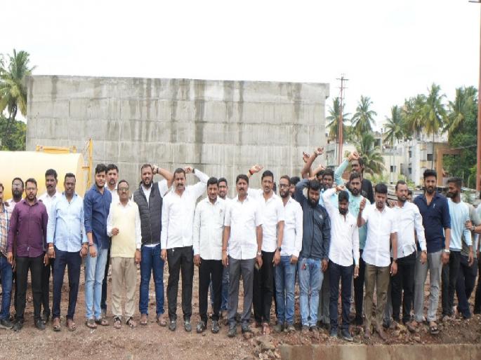 ..That why work on Chintamaninagar railway flyover was delayed, protests by BJP workers in Sangli | ..म्हणूनच चिंतामणीनगर रेल्वे उड्डाणपुलाचे काम रेंगाळत ठेवले, सांगलीत भाजप कार्यकर्त्यांची निदर्शने ..That why work on Chintamaninagar railway flyover was delayed, protests by BJP workers in Sangli | ..म्हणूनच चिंतामणीनगर रेल्वे उड्डाणपुलाचे काम रेंगाळत ठेवले, सांगलीत भाजप कार्यकर्त्यांची निदर्शने