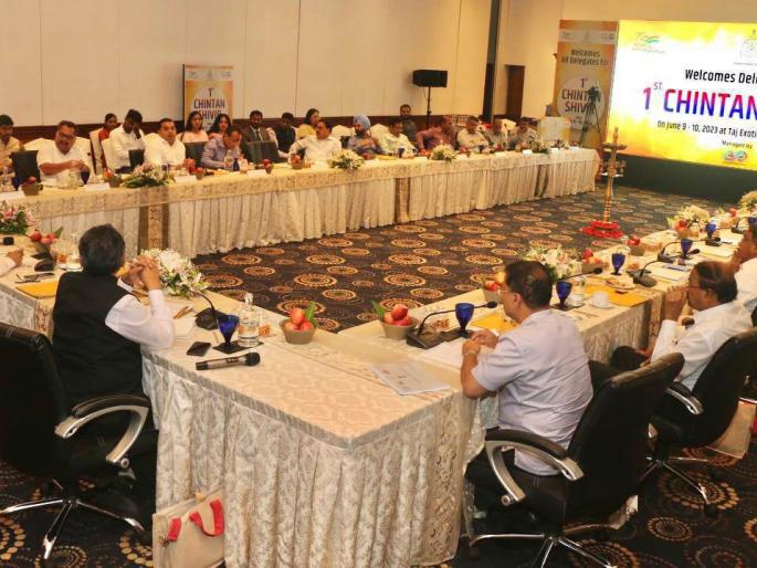 ministers urged for funds in bjp party meeting rates to route other schemes including gharha aadhaar | 'चिंतन' मध्ये मंत्र्यांनी धरला निधीसाठी आग्रह; गृह आधारसह इतर योजना मार्गी लावण्यासाठी रेटा ministers urged for funds in bjp party meeting rates to route other schemes including gharha aadhaar | 'चिंतन' मध्ये मंत्र्यांनी धरला निधीसाठी आग्रह; गृह आधारसह इतर योजना मार्गी लावण्यासाठी रेटा