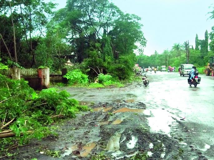 Still opposed to deleting the construction in the clay | चिपळुणात बांधकामे हटवण्यास अजूनही विरोध Still opposed to deleting the construction in the clay | चिपळुणात बांधकामे हटवण्यास अजूनही विरोध