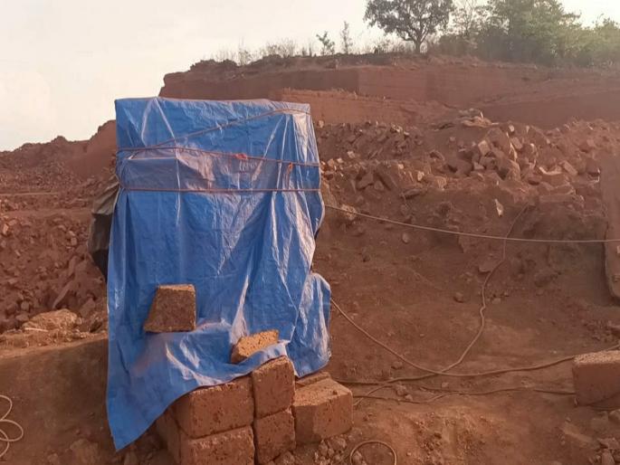 Electricity theft of around 13 lakhs occurred at Talghar in the village, a case was registered against two in Chiplun police station. | सुमारे 13 लाखांची वीज चोरी, खेडमधील तळघर येथील प्रकार Electricity theft of around 13 lakhs occurred at Talghar in the village, a case was registered against two in Chiplun police station. | सुमारे 13 लाखांची वीज चोरी, खेडमधील तळघर येथील प्रकार