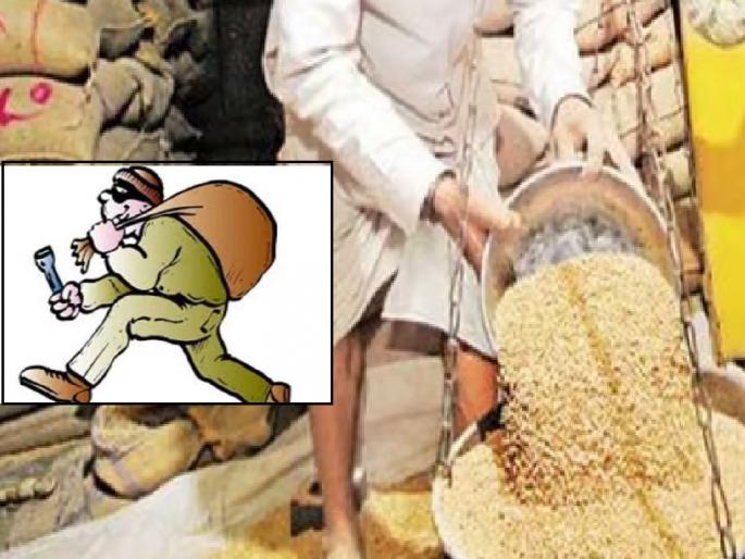 Theft of 700 kg of government grain in Chiplun, a case has been registered against one person | चिपळुणात शासकीय धान्याची चोरी, एकावर गुन्हा दाखल Theft of 700 kg of government grain in Chiplun, a case has been registered against one person | चिपळुणात शासकीय धान्याची चोरी, एकावर गुन्हा दाखल