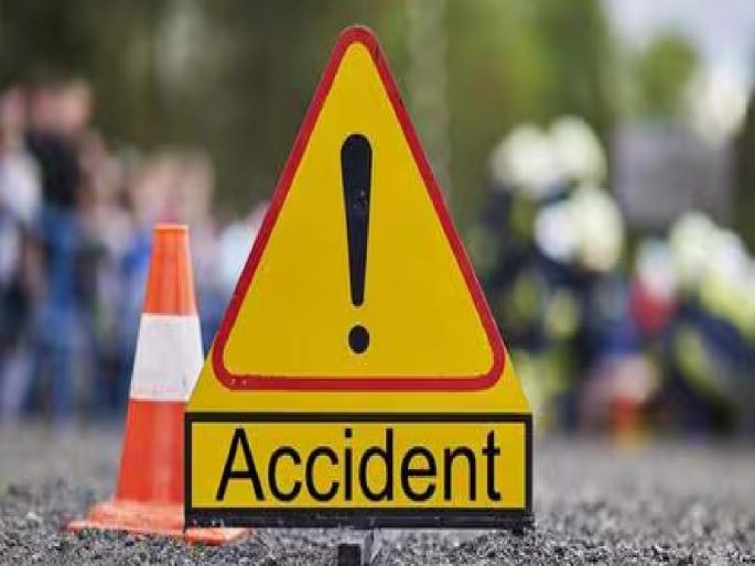Driver found under overturned tanker on canal bridge in Pimpli Ratnagiri district dies on the spot | Ratnagiri: टँकर कलंडतोय म्हणून उडी मारली अन् टँकर अंगावर पडला; चालक जागीच ठार Driver found under overturned tanker on canal bridge in Pimpli Ratnagiri district dies on the spot | Ratnagiri: टँकर कलंडतोय म्हणून उडी मारली अन् टँकर अंगावर पडला; चालक जागीच ठार