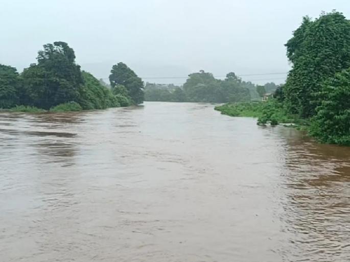 Water level of Chiplun Vashishthi, Shivnadi increases; Administrative system on alert, NDRF inspects | चिपळूणच्या वाशिष्ठी, शिवनदीच्या पाणी पातळीत वाढ; प्रशासकीय यंत्रणा सतर्क, एनडीआरएफने केली पाहणी 