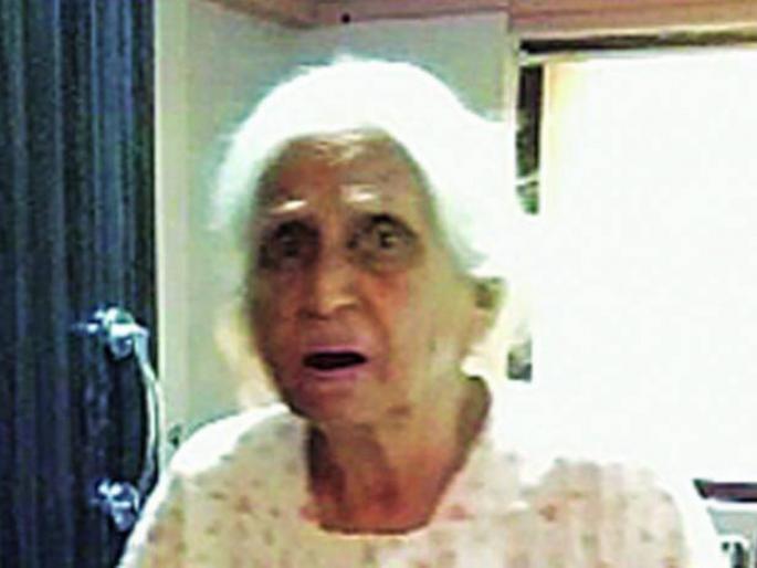 How fate made a joke ..! It was time for the actress, who witnessed the golden age, to stay in the old age home | कशी नशिबाने थट्टा आज मांडली... मराठी सिनेसृष्टीचा सुवर्णकाळ पाहिलेल्या ज्येष्ठ अभिनेत्री वृद्धाश्रमात How fate made a joke ..! It was time for the actress, who witnessed the golden age, to stay in the old age home | कशी नशिबाने थट्टा आज मांडली... मराठी सिनेसृष्टीचा सुवर्णकाळ पाहिलेल्या ज्येष्ठ अभिनेत्री वृद्धाश्रमात