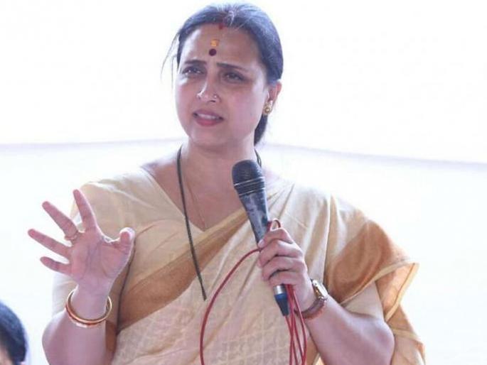 Don't play games with PILs, HC reprimands Chitra Wagh | जनहित याचिकांद्वारे खेळ खेळू नका, हायकाेर्टाने चित्रा वाघ यांना फटकारले Don't play games with PILs, HC reprimands Chitra Wagh | जनहित याचिकांद्वारे खेळ खेळू नका, हायकाेर्टाने चित्रा वाघ यांना फटकारले