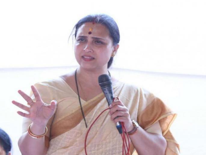 "It is the misfortune of the state that the Chief Minister, Health Minister and Home Minister do not even express their views on women's harrashment ." | "मुख्यमंत्री,आरोग्यमंत्री अन् गृहमंत्र्यांनी महिला अत्याचारांवर गप्पं राहणे हे राज्याचं दुर्दैव " "It is the misfortune of the state that the Chief Minister, Health Minister and Home Minister do not even express their views on women's harrashment ." | "मुख्यमंत्री,आरोग्यमंत्री अन् गृहमंत्र्यांनी महिला अत्याचारांवर गप्पं राहणे हे राज्याचं दुर्दैव "