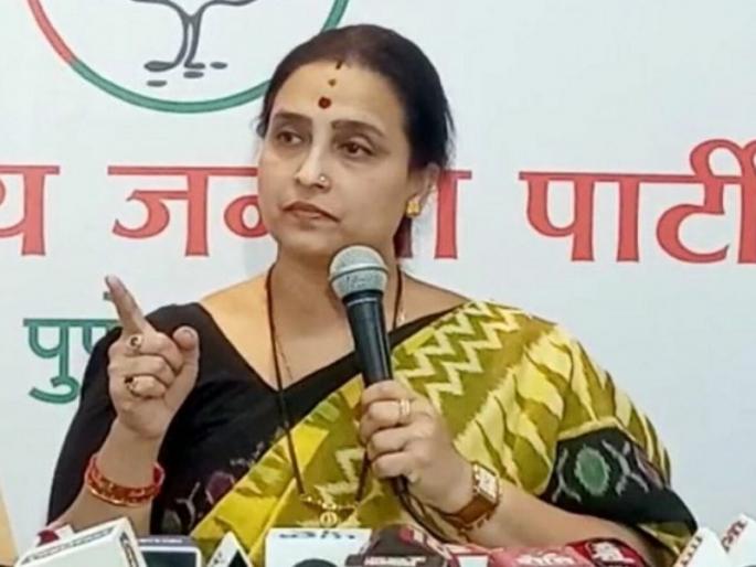 chitra wagh said i will come for interrogation wherever you call but reply after allegations | 'जिथं बोलवाल तिथं चौकशीसाठी येईन पण...'; तरूणीच्या आरोपांनंतर चित्रा वाघ यांचे उत्तर chitra wagh said i will come for interrogation wherever you call but reply after allegations | 'जिथं बोलवाल तिथं चौकशीसाठी येईन पण...'; तरूणीच्या आरोपांनंतर चित्रा वाघ यांचे उत्तर