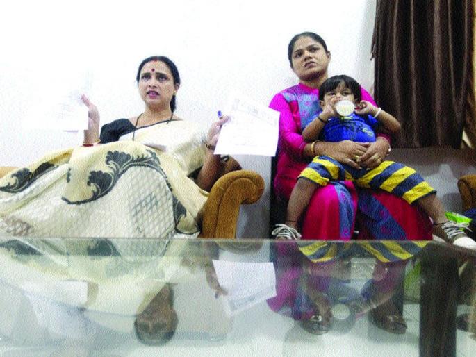 To take action against Shivsena corporator, Chitra Wagh took a look at the Commissioner of Police | शिवसेना नगरसेवकावर कारवाई व्हावी, चित्रा वाघ यांनी घेतली पोलीस आयुक्तांची भेट To take action against Shivsena corporator, Chitra Wagh took a look at the Commissioner of Police | शिवसेना नगरसेवकावर कारवाई व्हावी, चित्रा वाघ यांनी घेतली पोलीस आयुक्तांची भेट