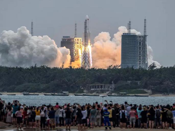 Chinese Rocket Landing: China's uncontrolled rocket finally crashed into the Indian Ocean | Chinese Rocket Landing: चीनचे अनियंत्रित रॉकेट अखेर भारतीय समुद्रात कोसळले; जगाने सुटकेचा नि:श्वास सोडला Chinese Rocket Landing: China's uncontrolled rocket finally crashed into the Indian Ocean | Chinese Rocket Landing: चीनचे अनियंत्रित रॉकेट अखेर भारतीय समुद्रात कोसळले; जगाने सुटकेचा नि:श्वास सोडला