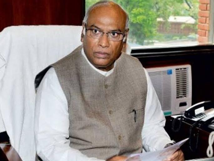 Congress MLA's will know the truth by chandrakant kharge | खरगे जाणून घेणार काँग्रेस आमदारांची मते Congress MLA's will know the truth by chandrakant kharge | खरगे जाणून घेणार काँग्रेस आमदारांची मते