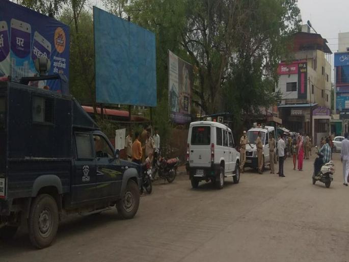 Chalisgaon police constable Bashe-ra | चाळीसगावला पोलिस बंदोबस्तात बसफे-या Chalisgaon police constable Bashe-ra | चाळीसगावला पोलिस बंदोबस्तात बसफे-या